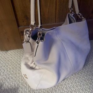 Coach Purse FREE SHIPPING PRICE NEGOCIABLE